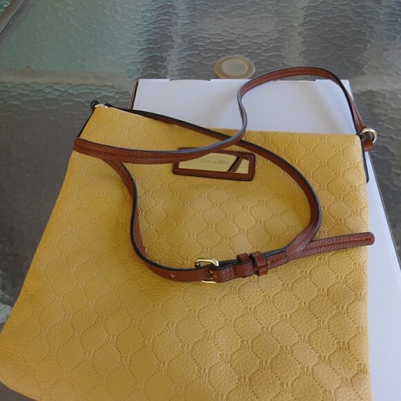 Steve Madden purse, mustard yellow, brown straps, gold tone hardware, 10x11 - Picture 3 of 11